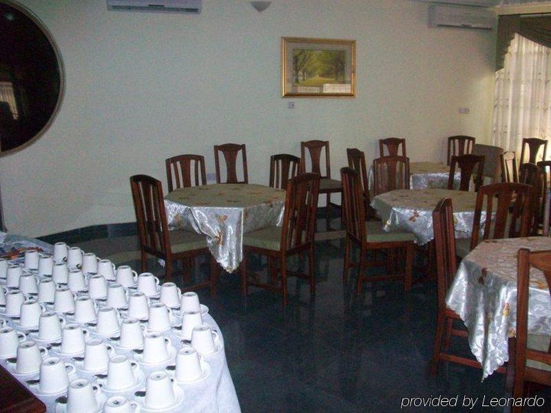 Eastgate Hotel Аккра Ресторан фото